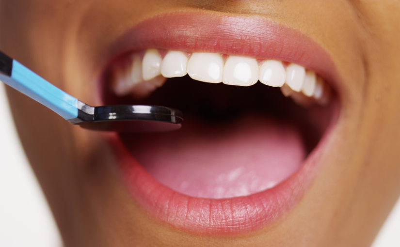 Całościowe leczenie stomatologiczne – odkryj trasę do zdrowych i uroczego uśmiechu.